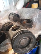 Korbowody z tłokami,wałKorbowy,głowiceScania R 420