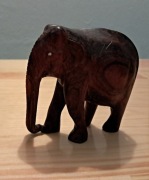 Figura drewniana mały słoń. Indie
