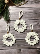 Zawieszki na choinkę z makramy