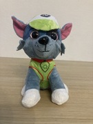 PSI PATROL PRZYTULANKA PLUSZAK MASKOTKA 22 CM ROCKY PIESEK