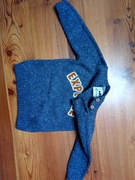 Sprzedam ciepły sweter dla chłopca. 