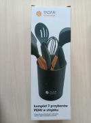 TADAR - KOMPLET 7 PRZYBORÓW PEMI NA STOJAKU