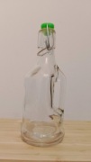 Butelka szklana z ziel. korkiem i z uchwytem, 300 ml.