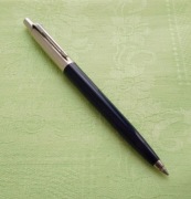 Vintage 1996 rok kolekcjonerski długopis Parker granatowy Made in UK.    66