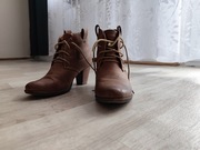 Brązowe botki na obcasie 