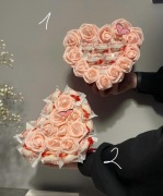 Ręcznie robiony box serce z różami i pralinkami Raffaello – idealny prezent