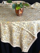 ZAKARD JEDWABNY,obrus do antyków.125x112cm.OKAZJA.