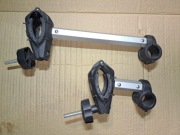 Dwa ramiona / uchwyty / wsporniki do mocowania rowerów 