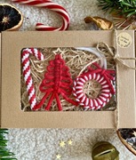 Zestaw prezentowy, ozdoby choinkowe z makramy