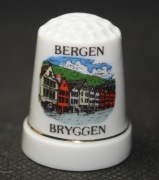 Naparstek kolekcjonerski porcelanowy Bergen Bryggen