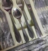 Komplet sztućce Hoffner 72 el satyna sztućców na 12 osób skaza wkładek