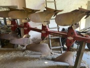 Pług obrotowy 4 skibowy - Kuhn master 102