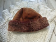 Czapka damska z miękkiej skóry 