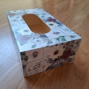 Chustecznik drewniany 