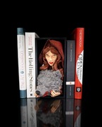 Mroczna Baśń na Twoim Regale Czerwony Kapturek Premium Podpórka Do Książek