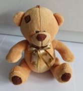 miś z kokardką z zawieszką 17 cm maskotka pluszak 