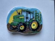 Magnes na lodówkę, John Deere, malowany kamień