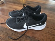 Nowe buty Nike Revolution 7 FB2207-001 Rozmiar 41
