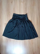 Elegancka rozkloszowana czarna spódnica Reserved xs/s