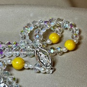 Różaniec ręcznie robiony z kryształów i żółtych koralików