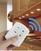 Nowoczesne lampki na pilota  do kuchni/szafy/samochodu.