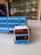 Model 1:43 Volvo z naczepą