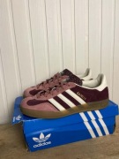 Używane buty damskie adidas Gazelle indoor czerwone org 38