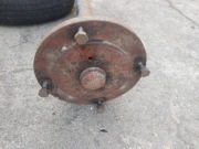 Oś przyczepy piasty 126p