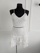 Nowa biała mini koronkowa sukienka na ramiączkach M/38
