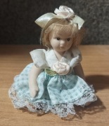 Lalka porcelanowa malutka 8,5 cm