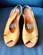 Żółte musztardowe sandały na koturnie 41 zamszowe na lato 