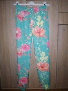 Spodnie eleganckie w modne kwiaty r. S/M