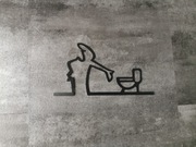 Metalowa dekoracja na ścianę, drzwi toalety ,wc . Szybka wysyłka. 