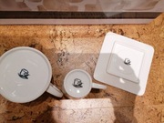 Zestaw kawowy dla 6 osób filiżanki spodki dzbanek mlecznik