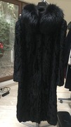 Damskie futro z łapek karakułowych, z kołnierzem z czarnego lisa + toczek