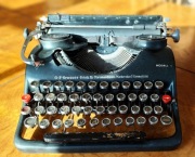 Walizkowa maszyna do pisania GROMA Model N (polska klawiatura)