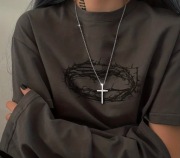 Naszyjnik z małym krzyżykiem