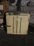 Stara zabytkowa lodówka PRL