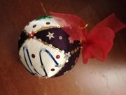 Bombka choinkowa 12 cm. Zdobiona