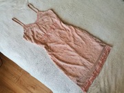 Koronkowa mini sukienka mini dusty pink sexy brudny róż beż sylwestrowa