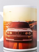 Kubek ceramiczny 330 ml z BMW E30 – klasyk, który przyspiesza poranki!
