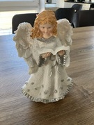 Gipsowa figurka aniolek 24 cm wysokości