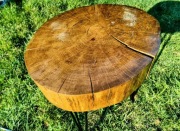 Stolik kawowy z plastra starego dębu 