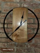 Zegar recznej roboty 