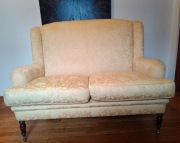 Angielska sofa z londyńskiej aukcji antyków Lloyds