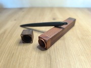 Drewniane etui na długopis.