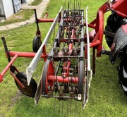 Przetrząsarka przewracarka zgrabiarka taśmowa do ciągnika