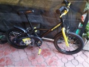 ROWEREK DZIECIĘCY BTWIN DARK HERO 500