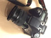 Pentax K200D z obiektywem i ... gratisem ;-)