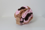 Kula węchowa dla psa - handmade jasny różowy, karmel, brąz 15 cm 